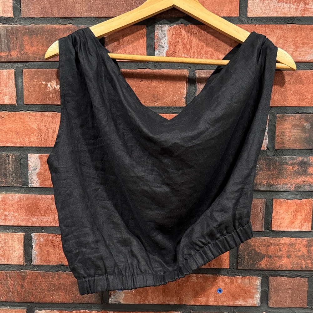 DISSH Black One-Shoulder Cropped Top - Picture 5 of 10